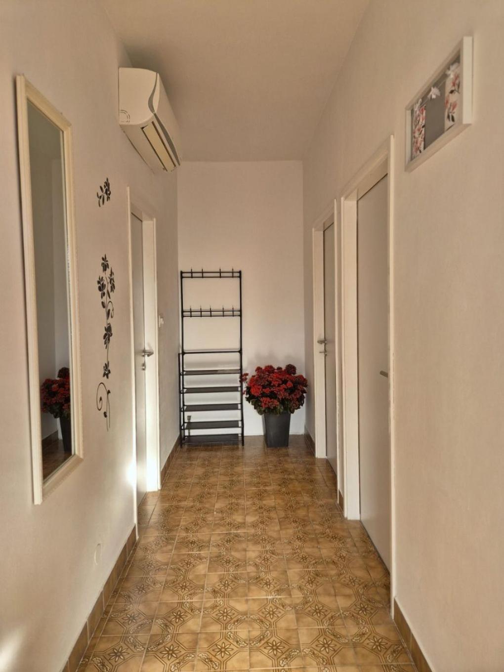 Apartments Josi - Parking And Barbecue Grebastica Ngoại thất bức ảnh